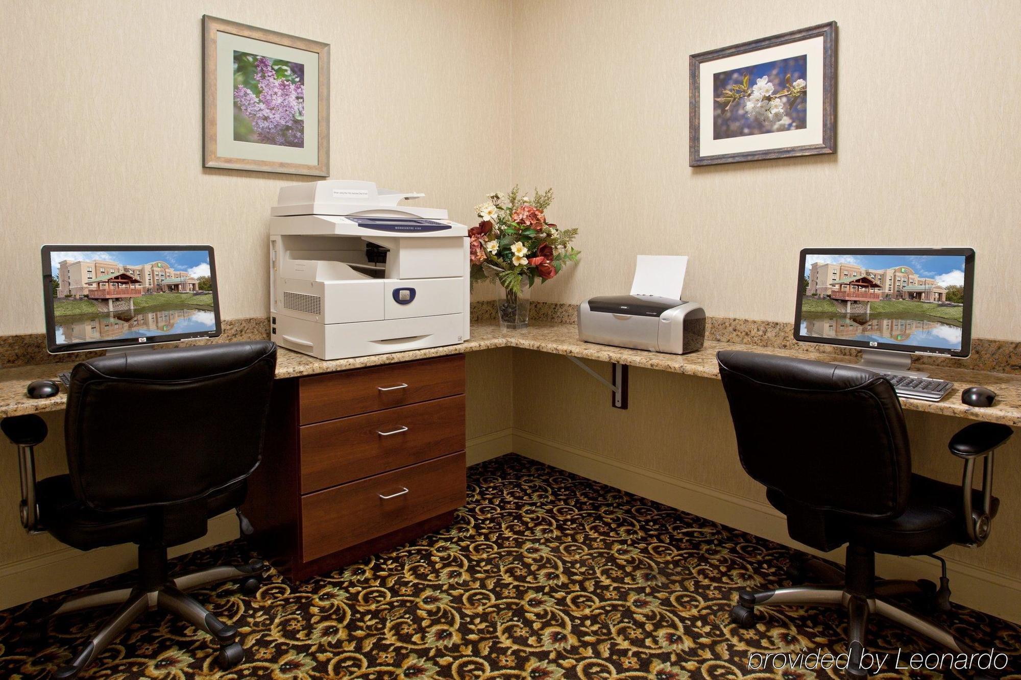 Holiday Inn Express Hotel & Suites Rochester Webster By Ihg Bagian luar foto